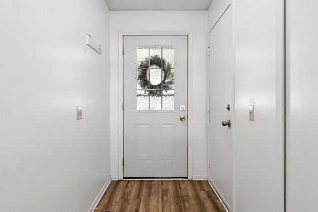 2053 Edgerton Street, Maplewood, MN 55117