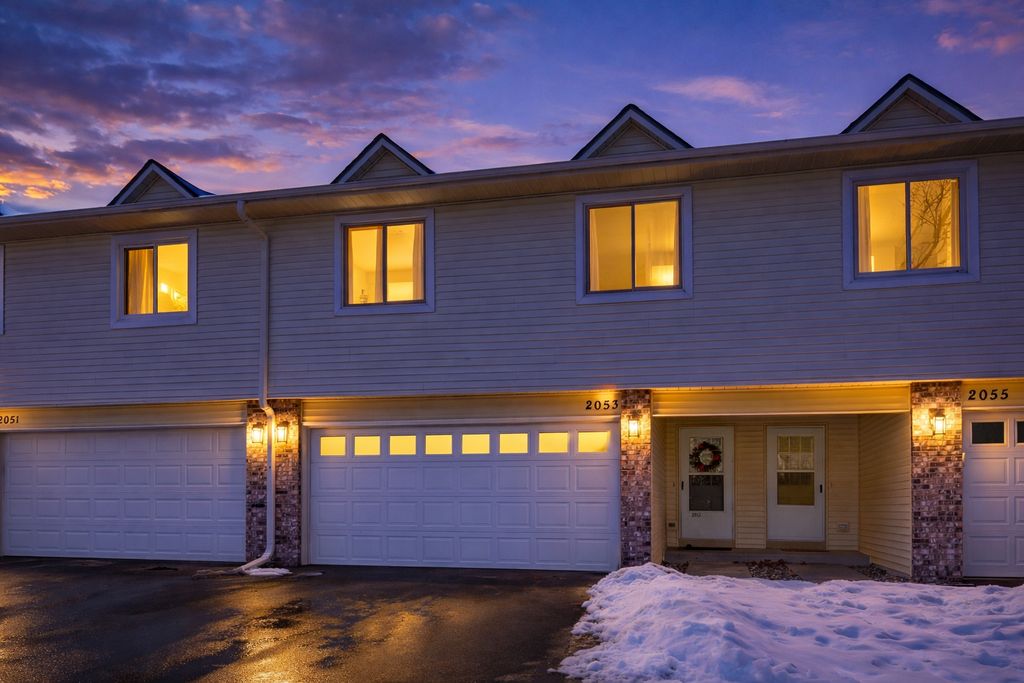 2053 Edgerton Street, Maplewood, MN 55117