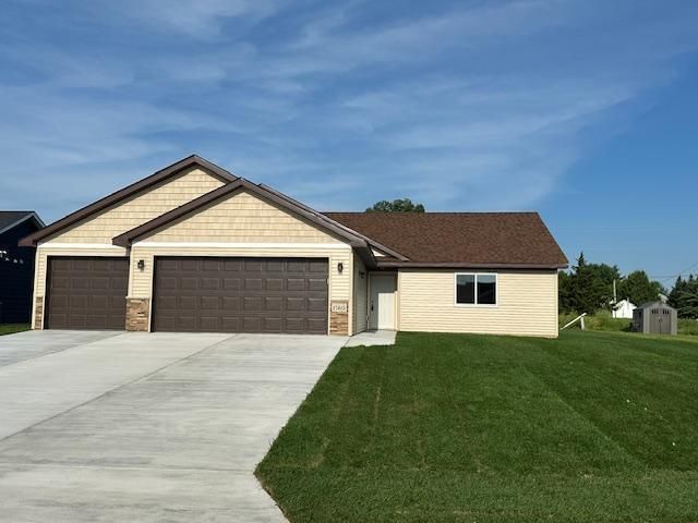 1560 Gray Fox Dr. NE, Owatonna, MN 55060