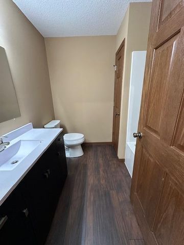 1560 Gray Fox Dr. NE, Owatonna, MN 55060