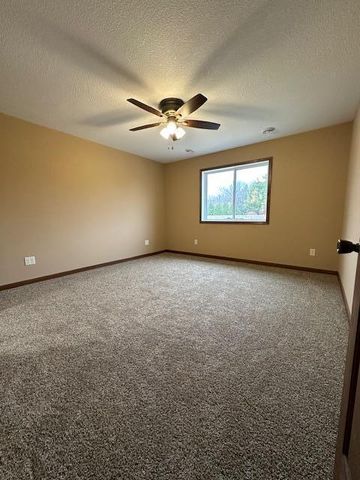 1560 Gray Fox Dr. NE, Owatonna, MN 55060