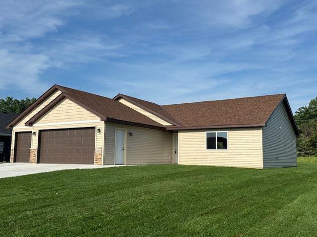 1560 Gray Fox Dr. NE, Owatonna, MN 55060