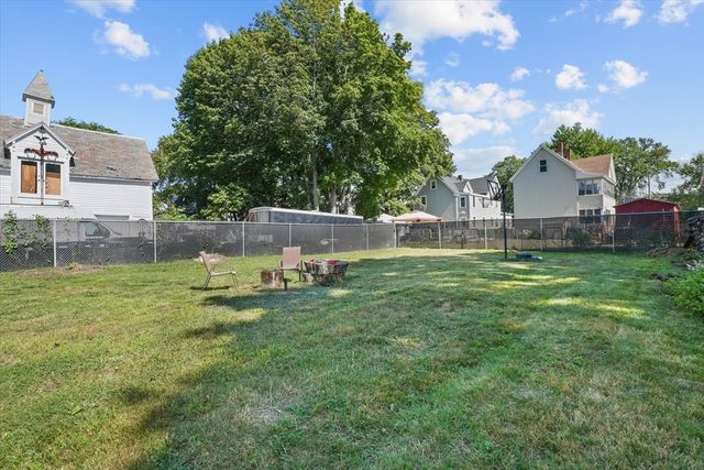 81 5th Ave, Lowell, MA 01854