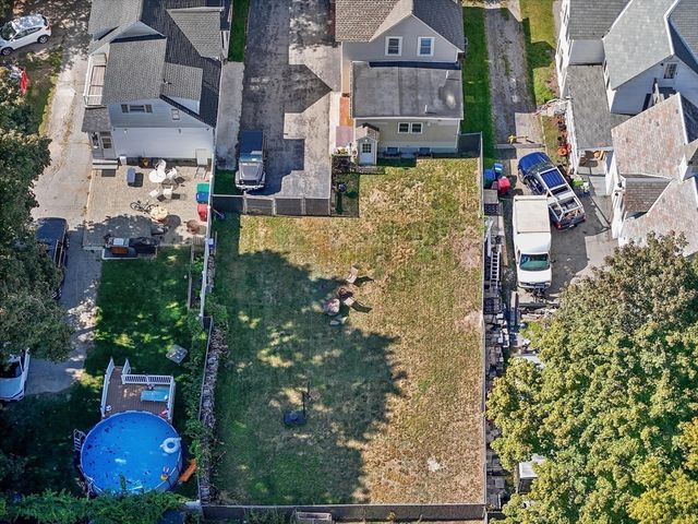 81 5th Ave, Lowell, MA 01854
