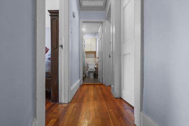 81 5th Ave, Lowell, MA 01854