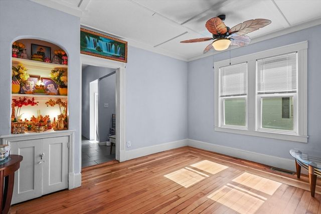 81 5th Ave, Lowell, MA 01854