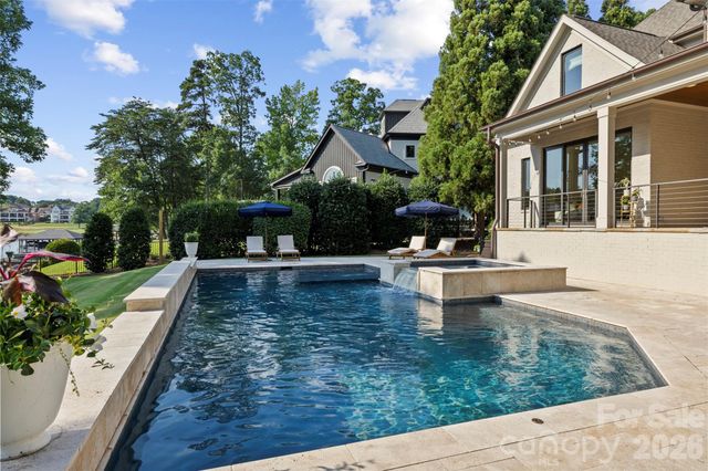 18407 Peninsula Cove Lane, Cornelius, NC 28031