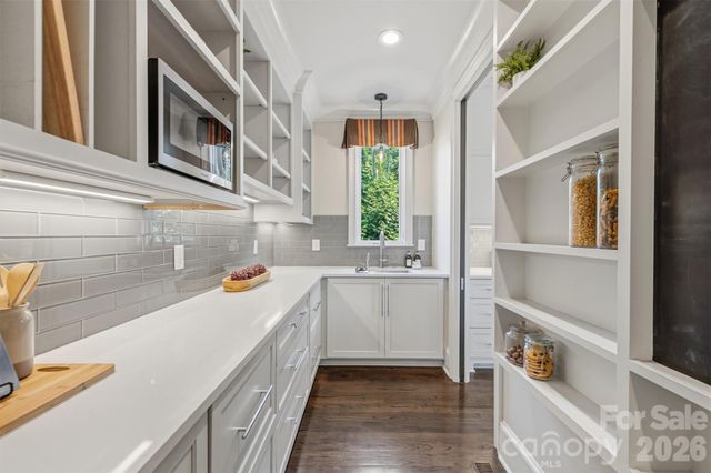 18407 Peninsula Cove Lane, Cornelius, NC 28031