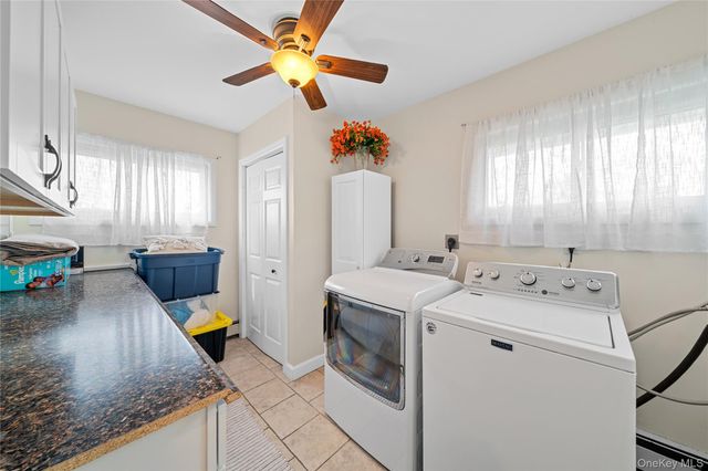 35 MARTIN, Westbury, NY 11590