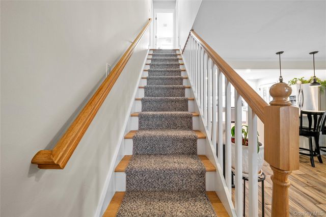 35 MARTIN, Westbury, NY 11590