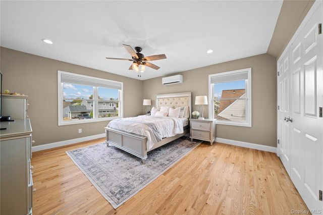 35 MARTIN, Westbury, NY 11590