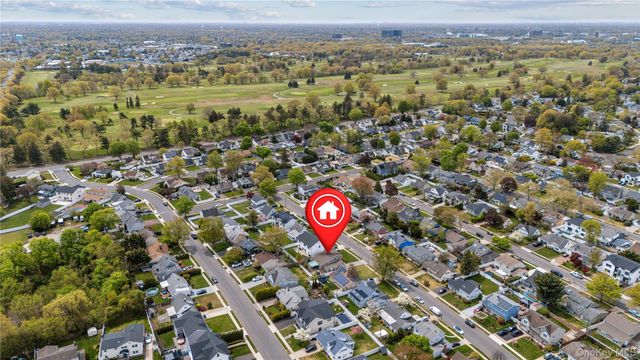 35 MARTIN, Westbury, NY 11590