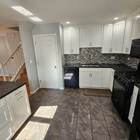 618 W Comstock Avenue, Elmhurst, IL 60126