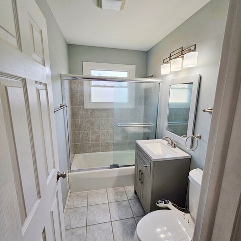 618 W Comstock Avenue, Elmhurst, IL 60126