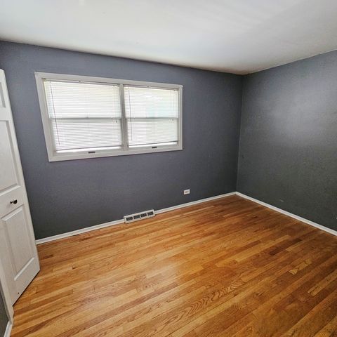 618 W Comstock Avenue, Elmhurst, IL 60126