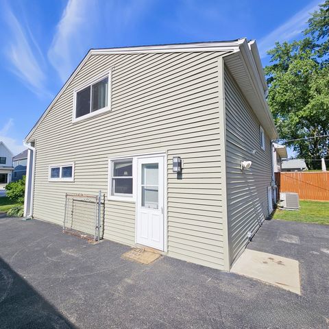 618 W Comstock Avenue, Elmhurst, IL 60126