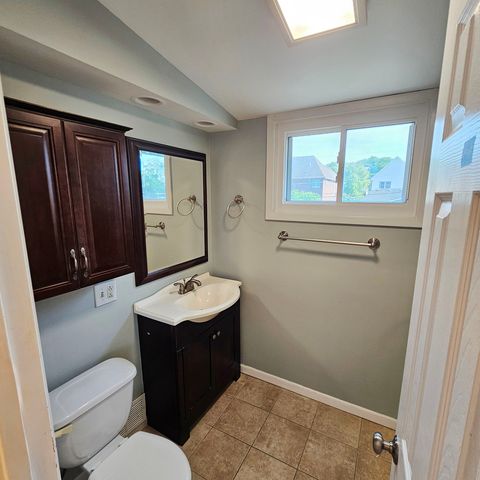 618 W Comstock Avenue, Elmhurst, IL 60126