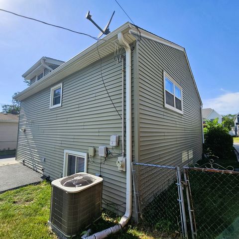 618 W Comstock Avenue, Elmhurst, IL 60126
