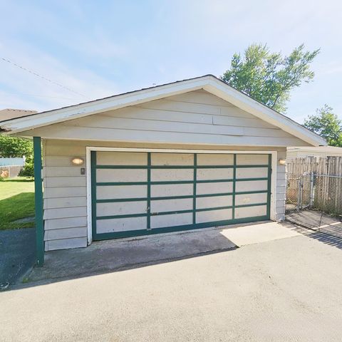 618 W Comstock Avenue, Elmhurst, IL 60126