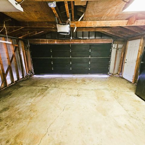 618 W Comstock Avenue, Elmhurst, IL 60126