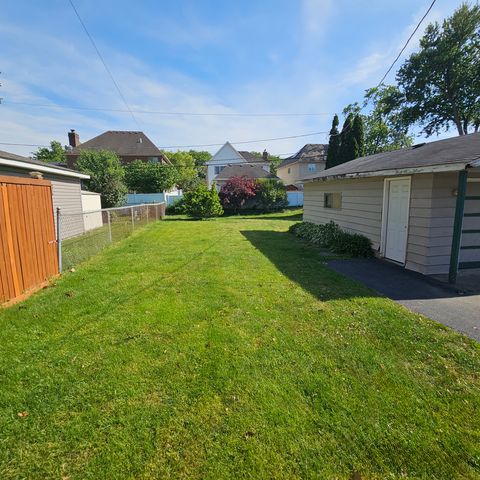 618 W Comstock Avenue, Elmhurst, IL 60126