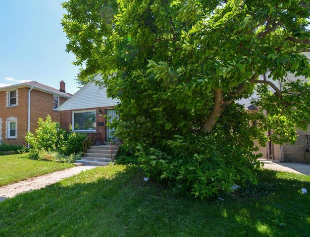 4623 W Fond Du Lac AVENUE, Milwaukee, WI 53216