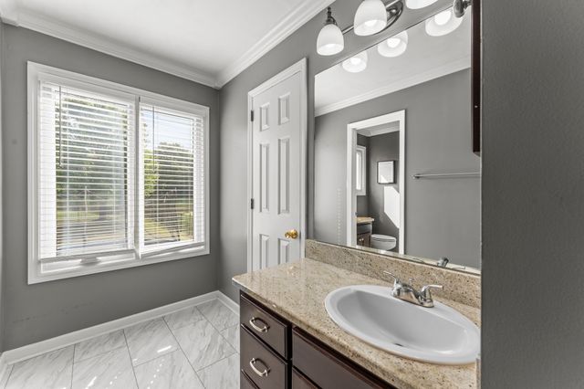 214 Kingsridge Blvd, Tullahoma, TN 37388