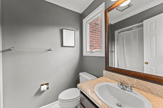 214 Kingsridge Blvd, Tullahoma, TN 37388