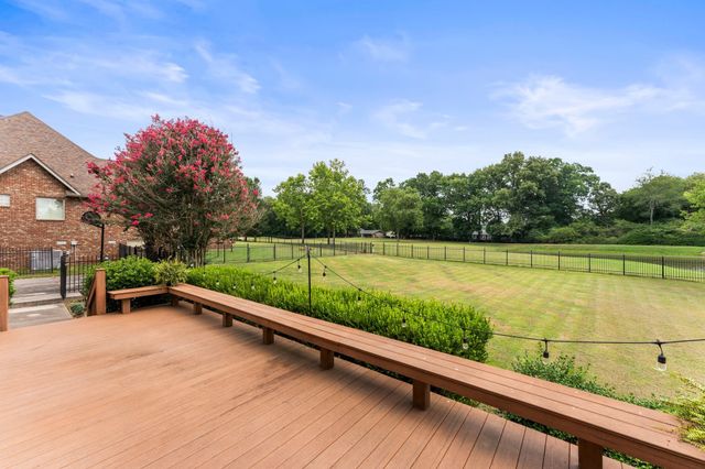 214 Kingsridge Blvd, Tullahoma, TN 37388