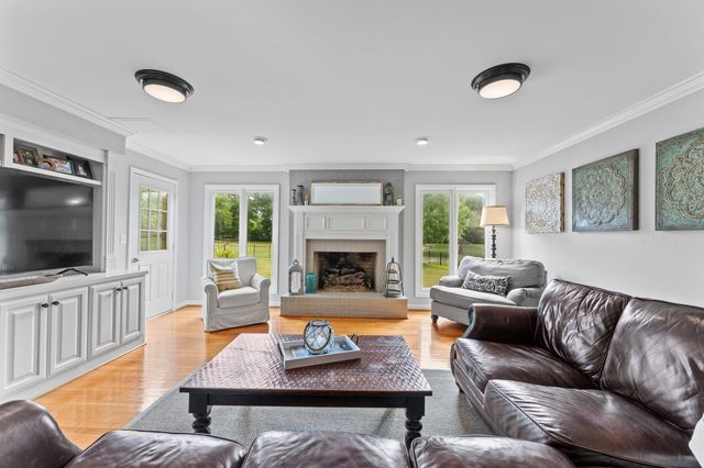 214 Kingsridge Blvd, Tullahoma, TN 37388