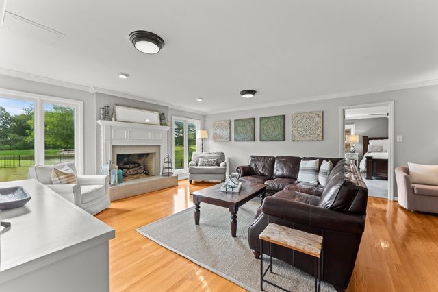 214 Kingsridge Blvd, Tullahoma, TN 37388