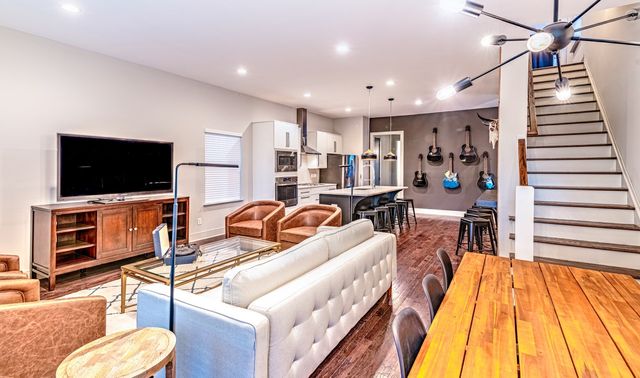 1008 11th Ave, S, Nashville, TN 37203