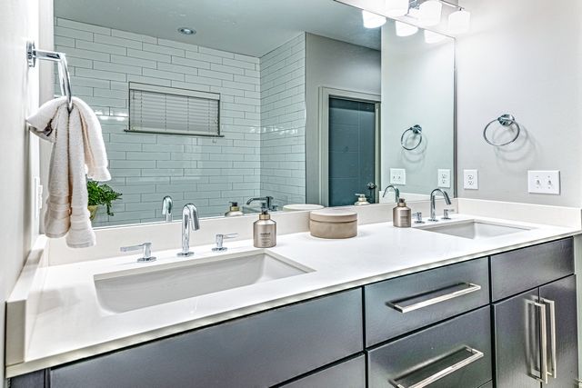 1008 11th Ave, S, Nashville, TN 37203