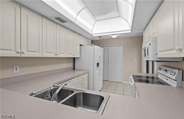 7105 Quail Run CT W 2, Fort Myers, FL 33908