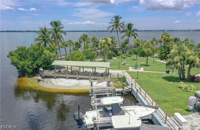 7105 Quail Run CT W 2, Fort Myers, FL 33908