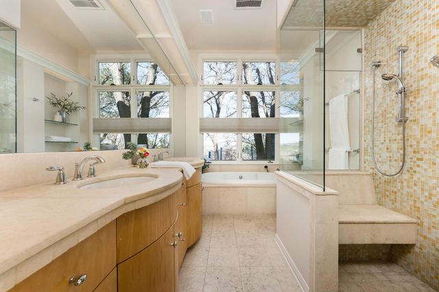 902 Bluebonnet LN, Austin, TX 78704