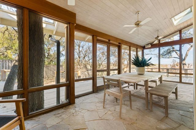 902 Bluebonnet LN, Austin, TX 78704