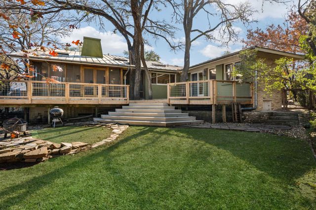 902 Bluebonnet LN, Austin, TX 78704