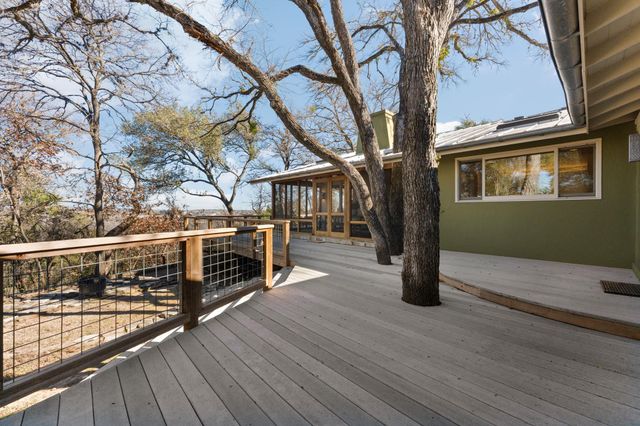 902 Bluebonnet LN, Austin, TX 78704