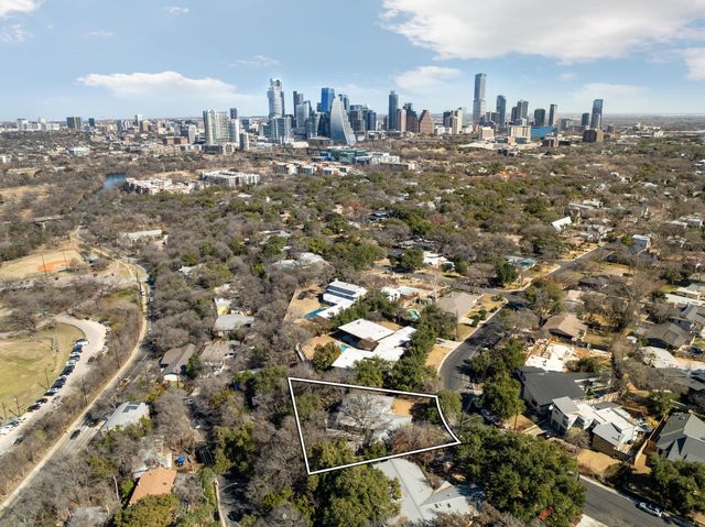 902 Bluebonnet LN, Austin, TX 78704