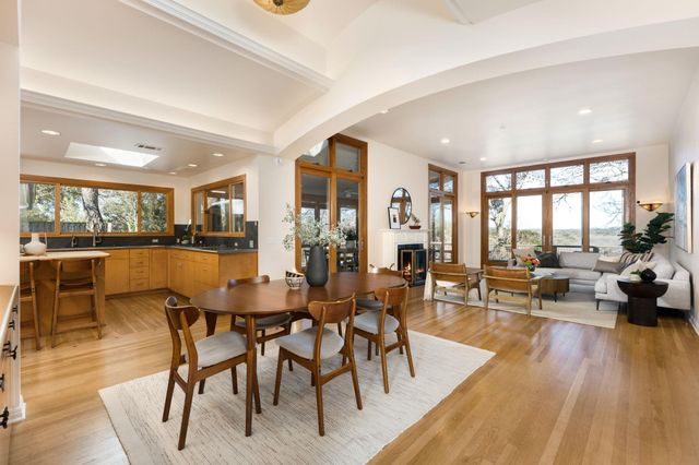 902 Bluebonnet LN, Austin, TX 78704