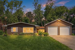 5611 S Quincy Street S, Hinsdale, IL 60521