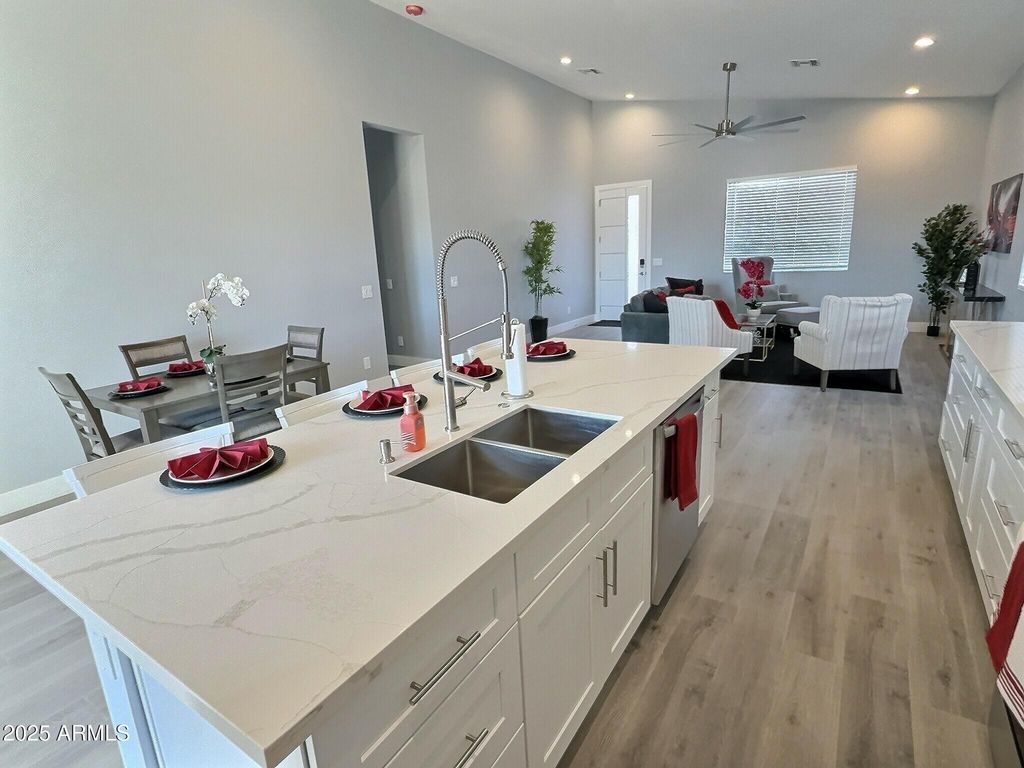 9033 W TROY Drive, Arizona City, AZ 85123