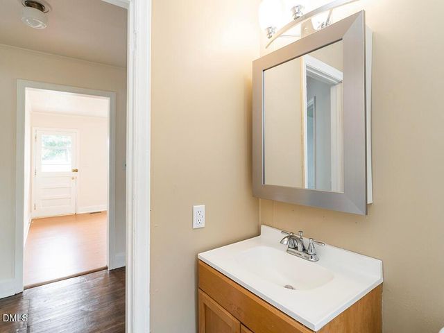 411 Lincoln Street, Burlington, NC 27217