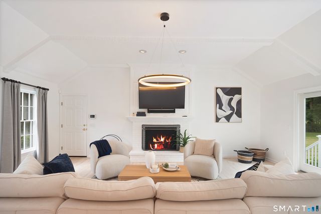 667 Carter Street, New Canaan, CT 06840