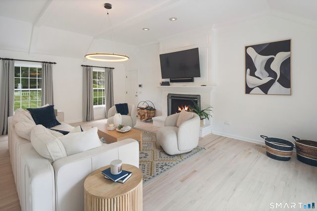 667 Carter Street, New Canaan, CT 06840