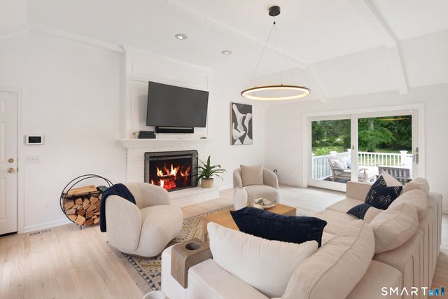 667 Carter Street, New Canaan, CT 06840