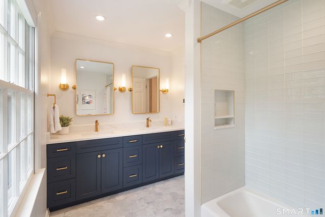667 Carter Street, New Canaan, CT 06840