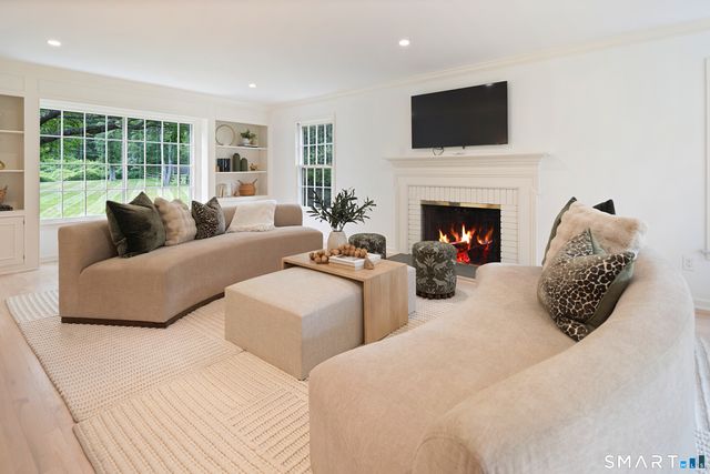 667 Carter Street, New Canaan, CT 06840