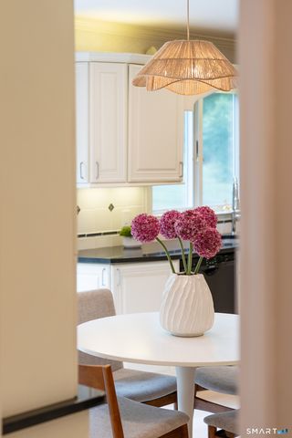 667 Carter Street, New Canaan, CT 06840